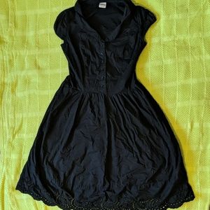 Black cap sleeve full dress